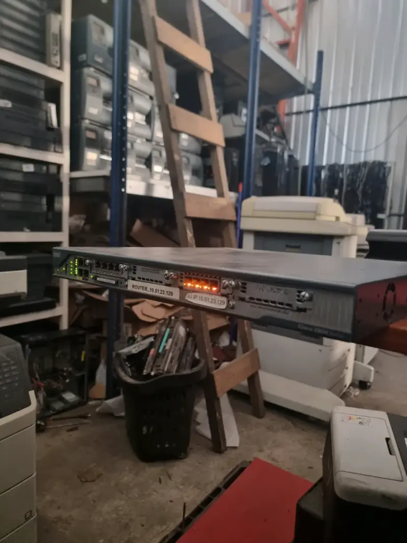 Router Cisco 2800 Series usado - 4