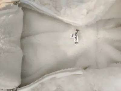 Enterito de bebé polar blanco con capucha - miniatura 5
