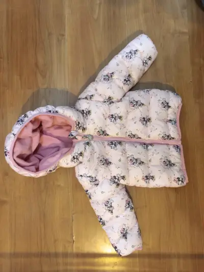 Chaqueta infantil con capucha Minnie Mouse - miniatura 1