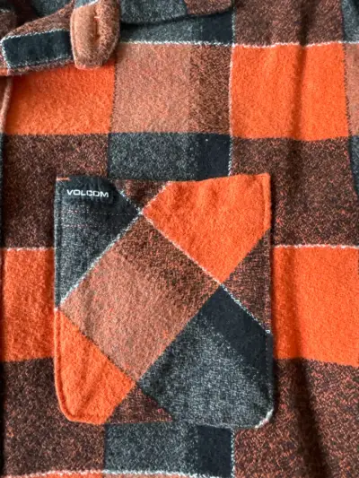 Camisa de franela a cuadros naranja y negra - miniatura 2
