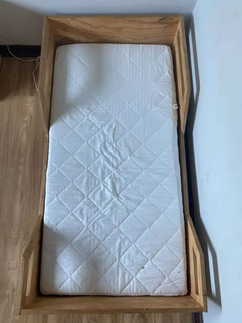 Cama infantil montessori 79x 120 con colchón - 2