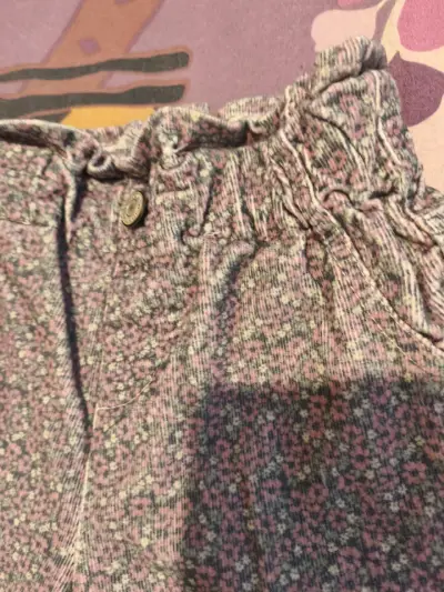 Pantalones de niña con estampado floral - miniatura 3
