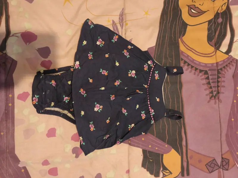 Vestido de bebé con estampado floral - 1