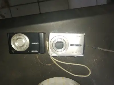 Cámaras digitales Sony y Olympus usadas - miniatura 1