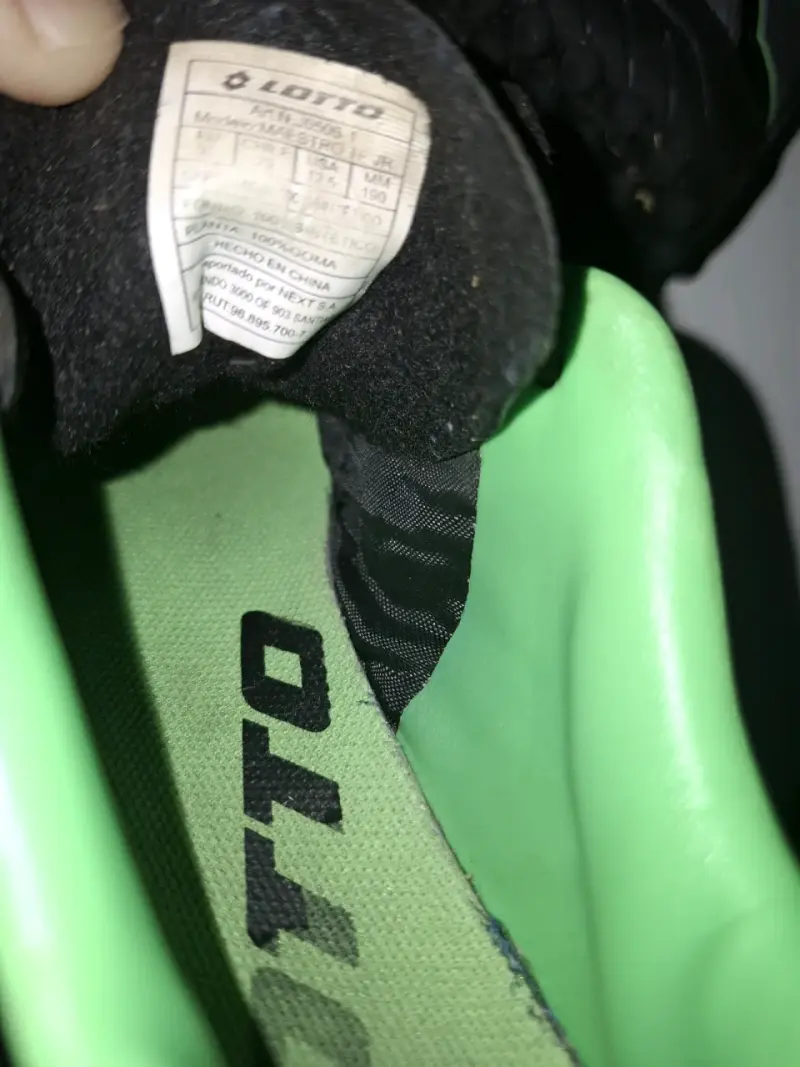 Zapatillas de fútbol Lotto negras con verde - 3