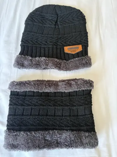 Set de gorro y bufanda de lana negra - miniatura 1