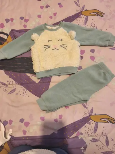 Conjunto infantil polar con diseño de gatito - miniatura 1
