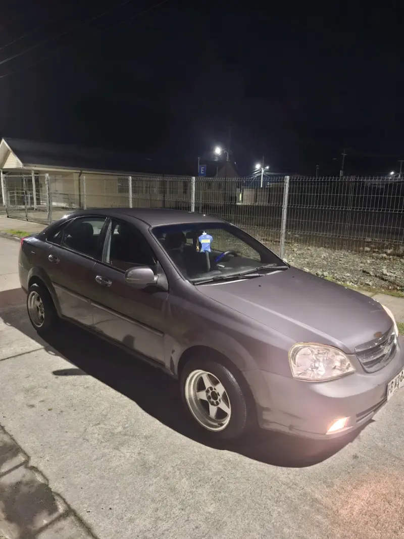 Auto Chevrolet optra 1.6en buen estado - 3