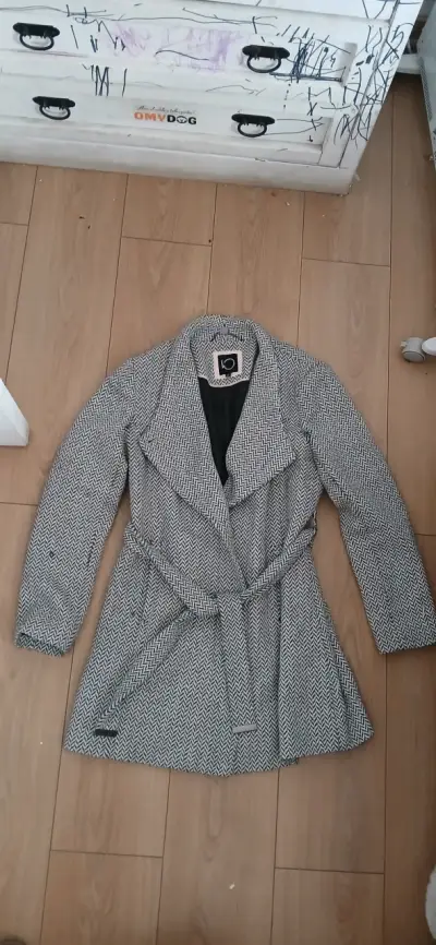 Abrigo de mujer con diseño de espiga - miniatura 1