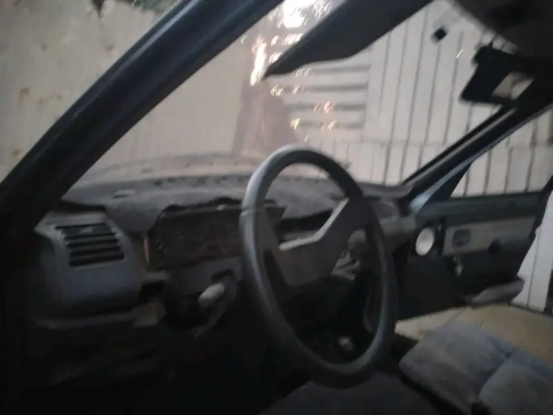 Auto compacto GT usado en buen estado - 3