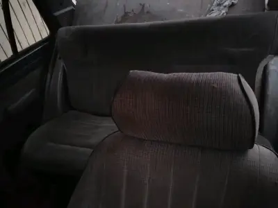 Auto compacto GT usado en buen estado - miniatura 6