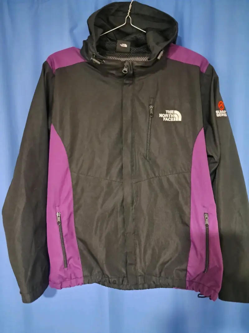 Cortavientos The North Face - Negro y Morado - 1