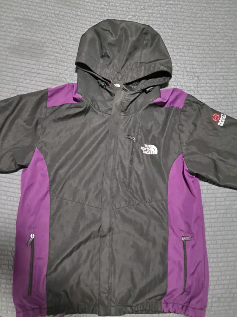Cortavientos The North Face - Negro y Morado - 3