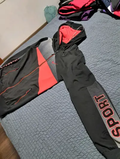 Polerón Deportivo Nike - Negro y Naranja - miniatura 3