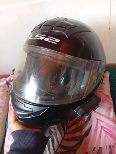 Casco de moto LS2 negro con intercomunicador - miniatura 1