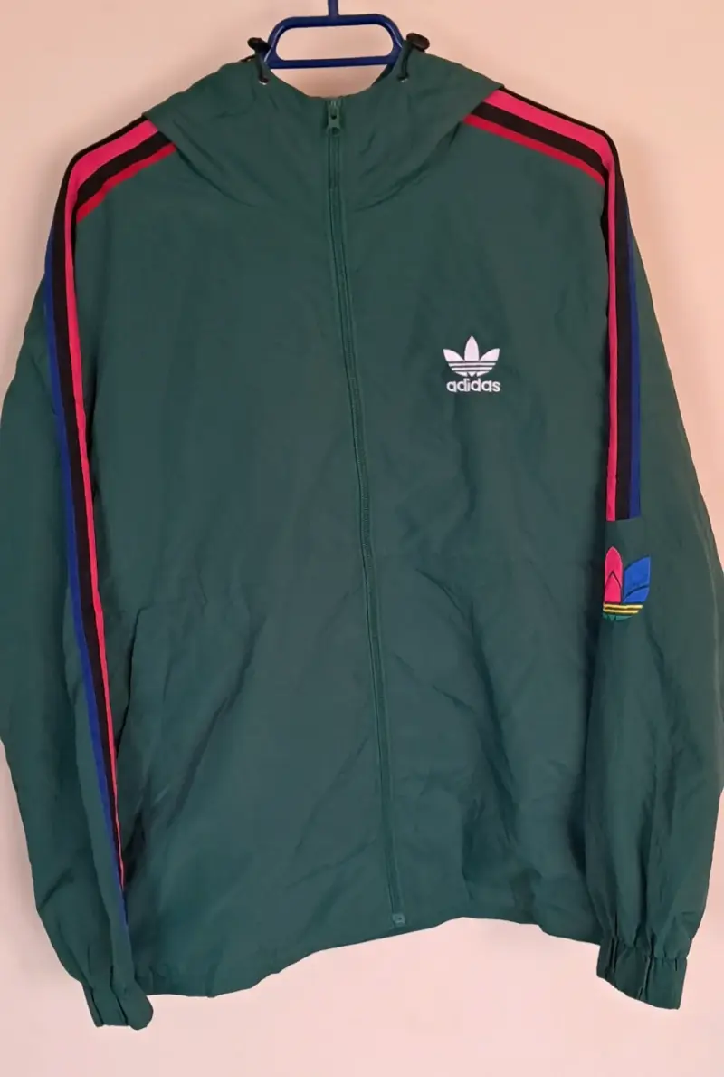 Chaqueta deportiva Adidas verde con capucha - 1