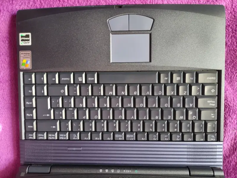 Laptop Sony Vaio antiguo en buen estado - 3