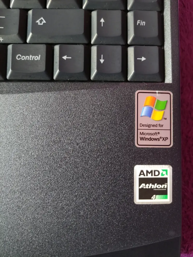 Laptop Sony Vaio antiguo en buen estado - 4