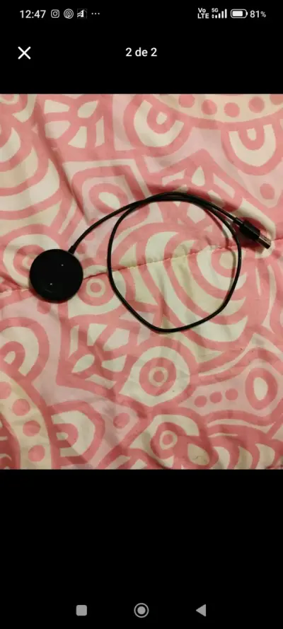 Reloj inteligente negro con correa ajustable - miniatura 2