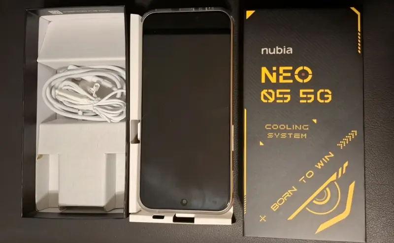 Smartphone Zte Nubia Neo 5G dorado - 2