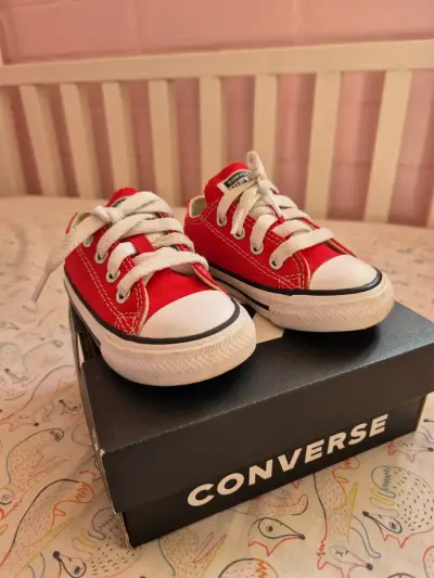 Zapatillas Converse rojas para niños - miniatura 1