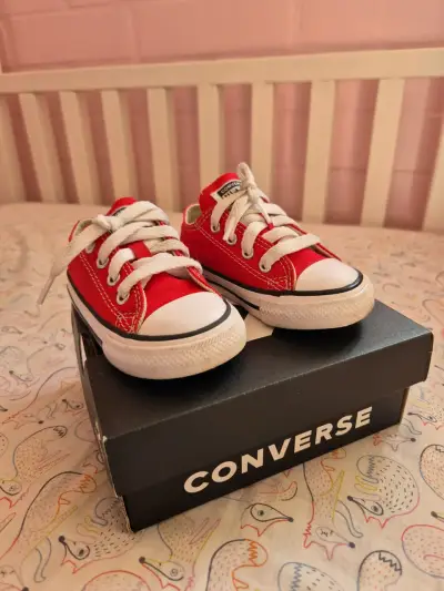 Zapatillas Converse rojas para niños - miniatura 2