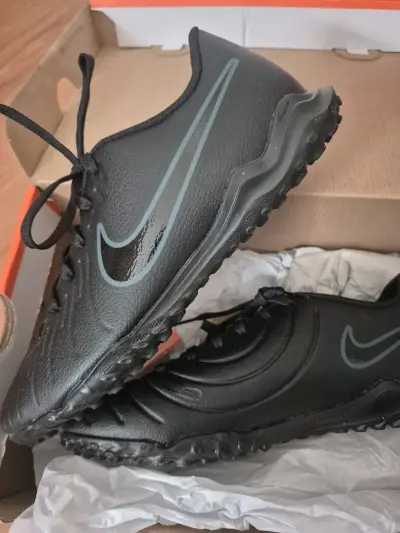 Zapatillas deportivas negras Nike - miniatura 1