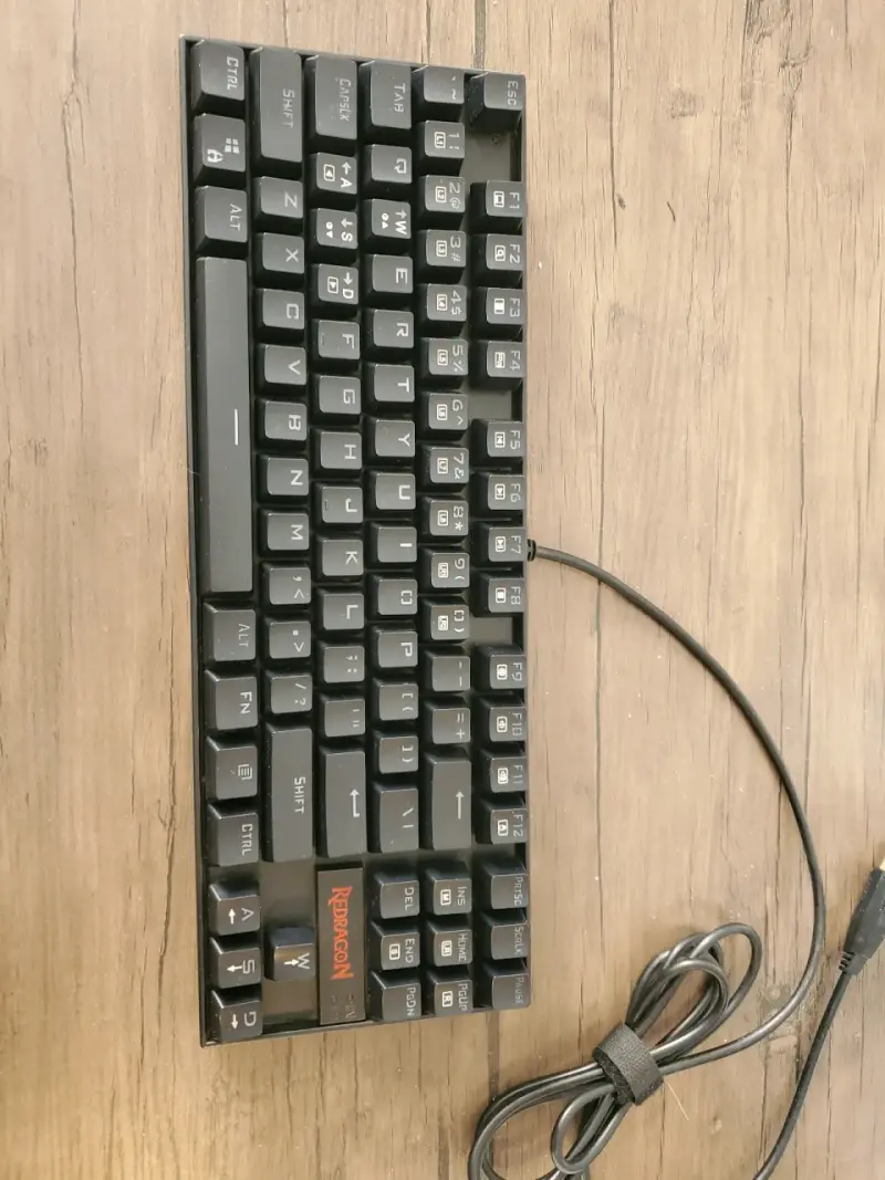 Teclado mecánico Redragon compacto negro - 2