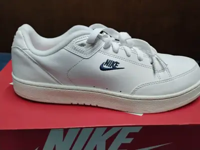 Zapatillas Nike blancas de cuero - miniatura 1