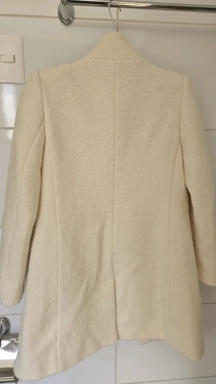 Abrigo blanco crema de lana 50% con cierre - 4