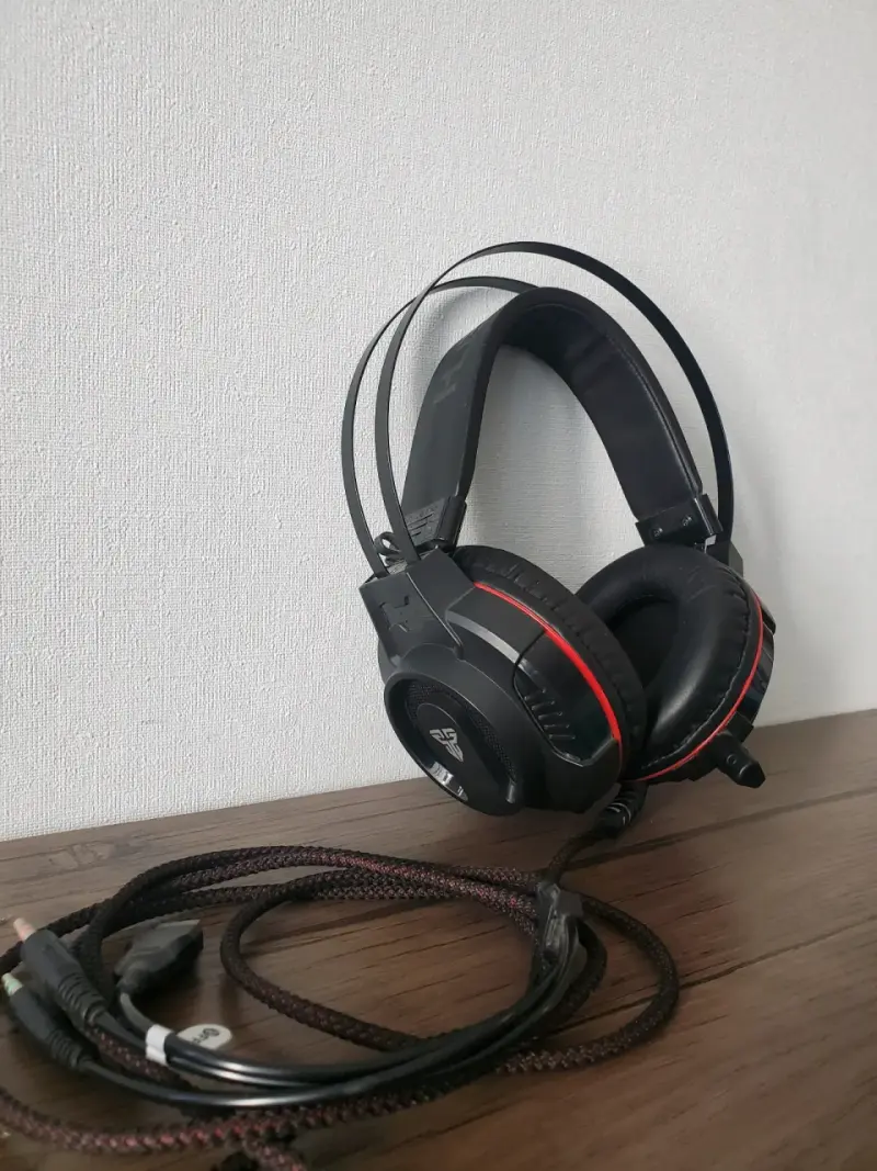 Auriculares gaming con cable y micrófono