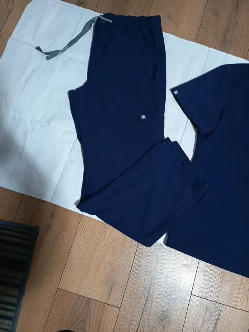 Conjunto de uniforme médico azul marino - 4