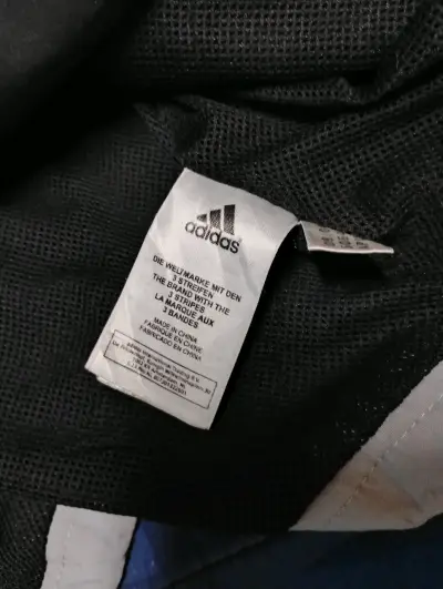Cortaviento deportivo Adidas negra con logo - miniatura 3