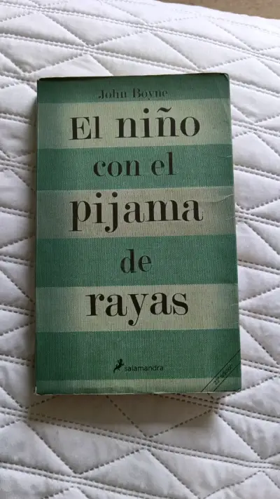 Libro 'El niño con el pijama de rayas' de John Boyne - miniatura 1