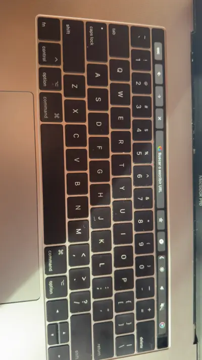 Laptop MacBook Pro 15.4  pulgadas en buen estado - miniatura 5
