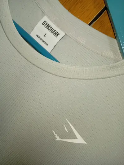 Polera Gymshark manga larga gris para hombre - miniatura 2