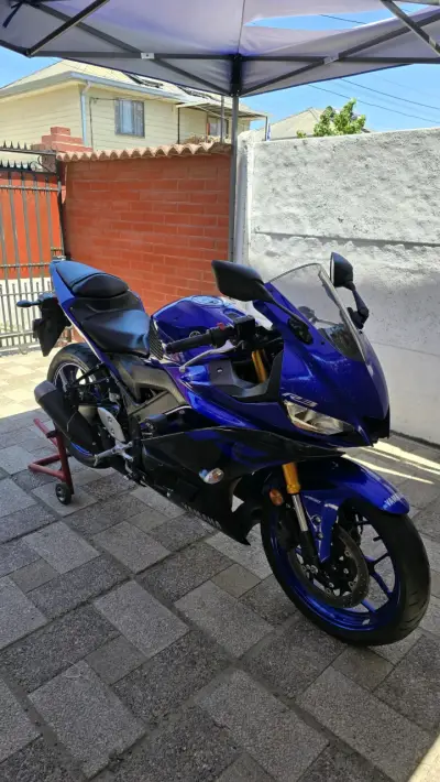 Moto deportiva Yamaha R3-A azul excelente estado - miniatura 2