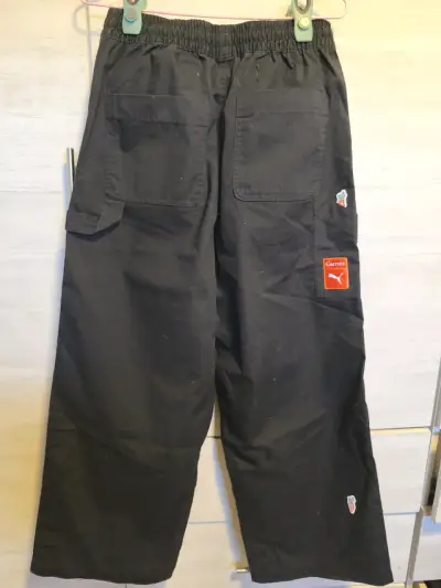 Pantalones negros con diseño de zanahoria - miniatura 2