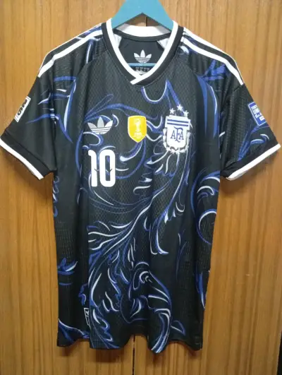 Camiseta Adidas AFA negra con diseño - miniatura 1