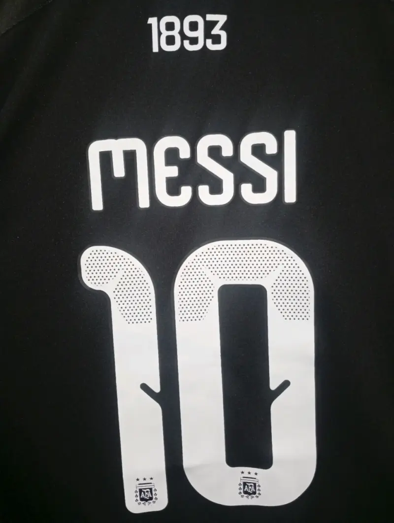 Camiseta Adidas AFA negra con diseño - 4