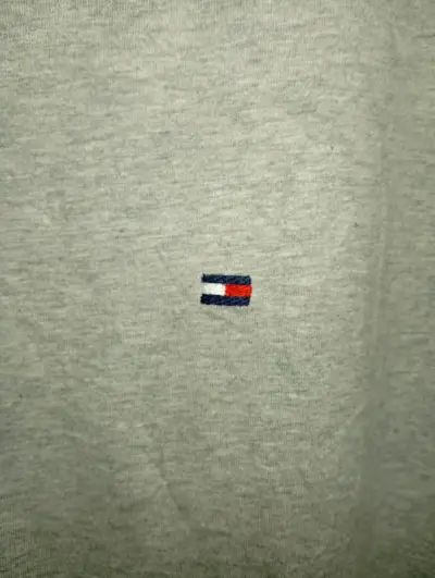 Polera Tommy Hilfiger gris claro - miniatura 2