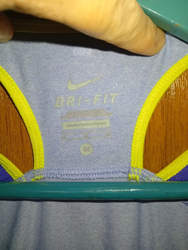 Polera deportiva Nike azul y morado - 2