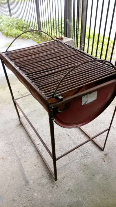 Parrilla de tambor metálica para asados - miniatura 2
