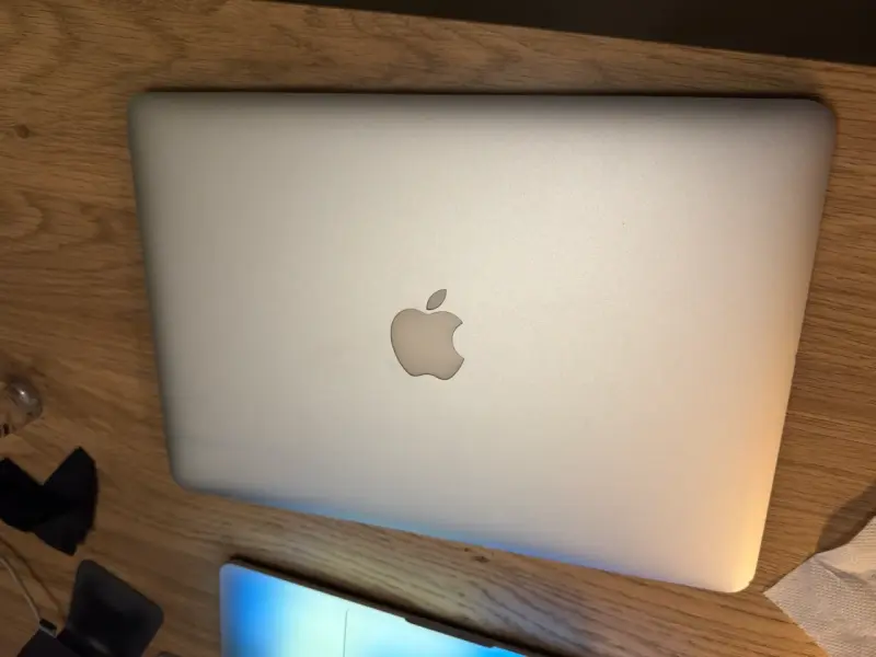 MacBook Air usado en buen estado - 2
