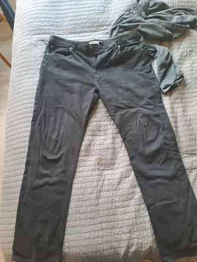 Jeans negros de hombre en buen estado - miniatura 1