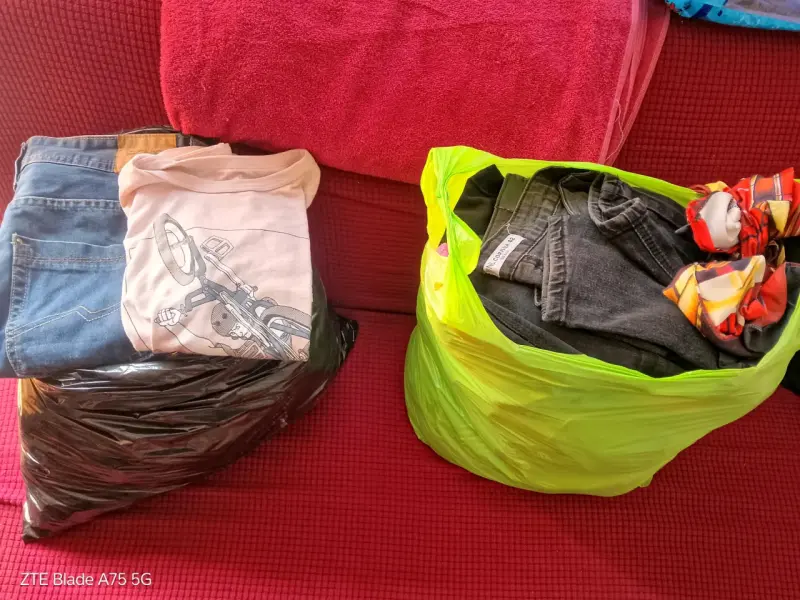 Lote de ropa mixta para hombre y mujer - 1