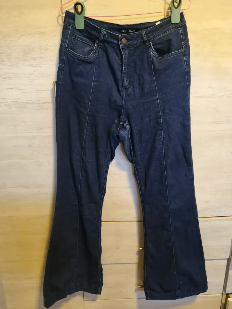 Jeans flare azul oscuro talla 40
