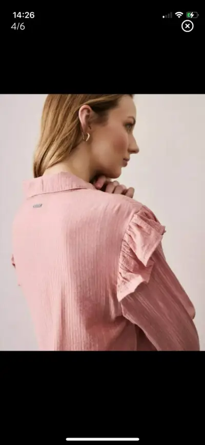 Blusa rosa con volantes para mujer - miniatura 4
