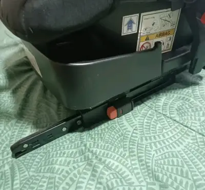 Base de silla de auto para bebé - miniatura 1