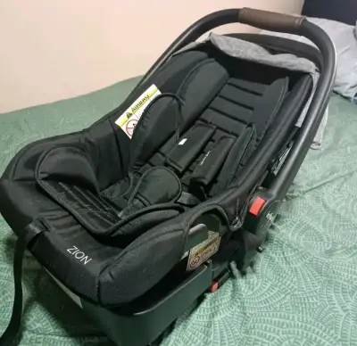 Base de silla de auto para bebé - miniatura 2